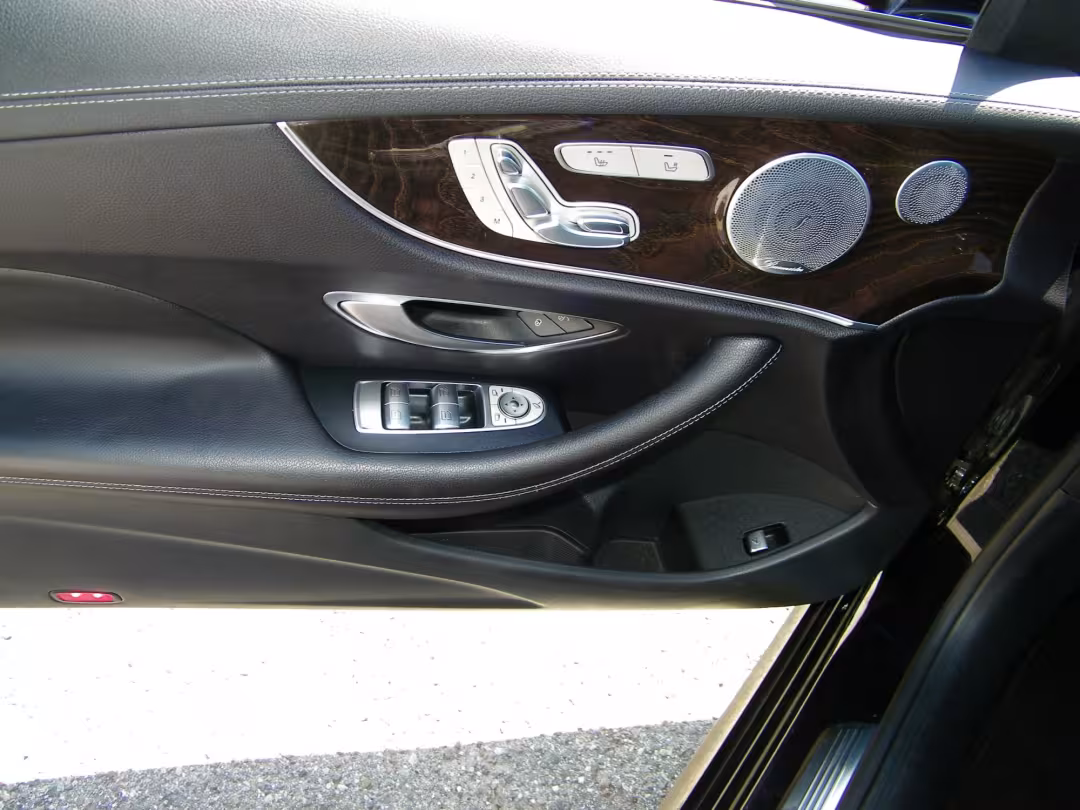 2018 Mercedes-Benz E-Class - WDD1J6FB7JF013524 - Image #12