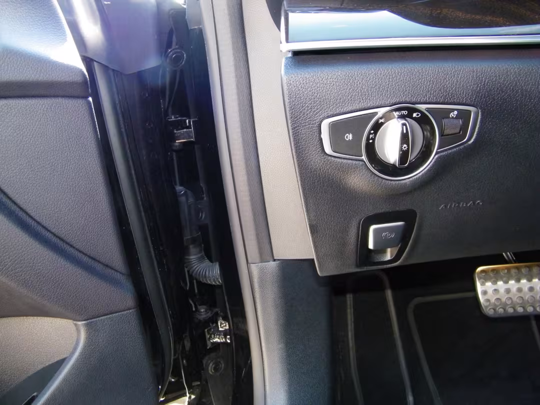 2018 Mercedes-Benz E-Class - WDD1J6FB7JF013524 - Image #14